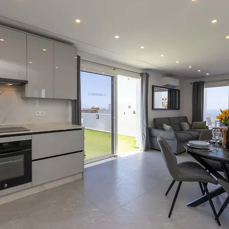 Sunset Bay 45 - Two Bed Apartman