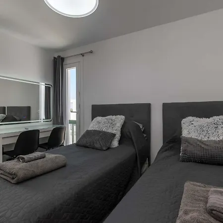 Sunset Bay 45 - Two Bed Apartman *