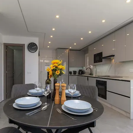 Sunset Bay 45 - Two Bed * أذيخي